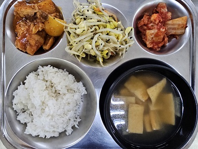 5.28:쌀밥,어묵국,닭도리탕,콩나물무침,배추김치