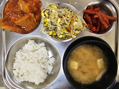 6.13:쌀밥,팽이버섯된장국,김치돈갈비찜,콩나물무침,무말랭이무침