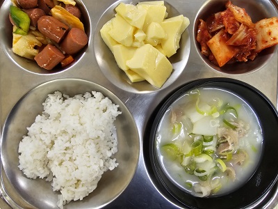 7.2:쌀밥,설렁탕,소세지야채볶음,계란찜,배추김치