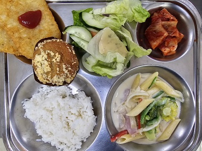 7.16:쌀밥,크림펜네파스타,해쉬브라운&케찹,양상추샐러드&소스,배추김치,머핀