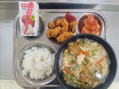 7.19:쌀밥,잔치국수,팝콘치킨&케찹,배추김치,주스