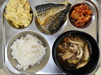 8.20:쌀밥,소고기버섯찌개,고등어구이,스크램블에그,배추김치