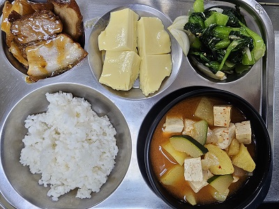 8.27:쌀밥,호박된장찌개,동파육,계란찜,청경채볶음