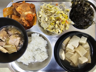11.21:쌀밥,어묵국,등갈비김치찜,콩나물무침,조미김가루