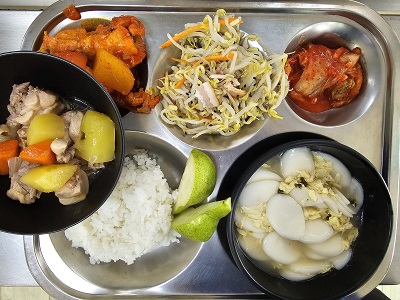 11.25:쌀밥,떡국,닭도리탕,베이컨숙주무침,배추김치,배