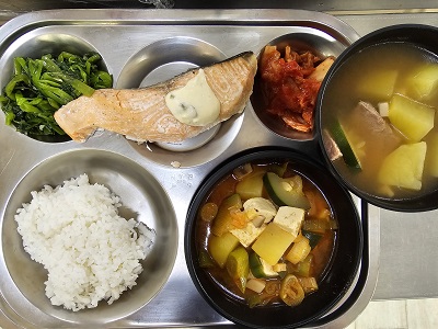 12.12:쌀밥,감자고추장찌개,연어구이&소스,캉콩볶음,배추김치
