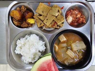 5.27:쌀밥,청국장찌개,닭고구마조림,어묵볶음,배추김치,수박