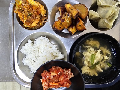 5.28:쌀밥,파계란국,마라샹궈,만두찜,고구마맛탕,배추김치