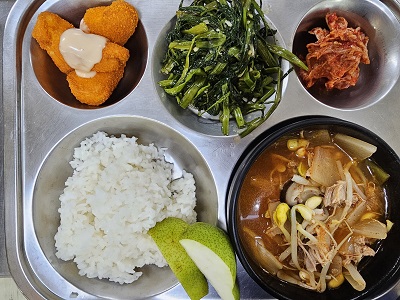 5.29:쌀밥,닭개장,피쉬너겟&소스,삼발캉콩볶음,배추김치,배