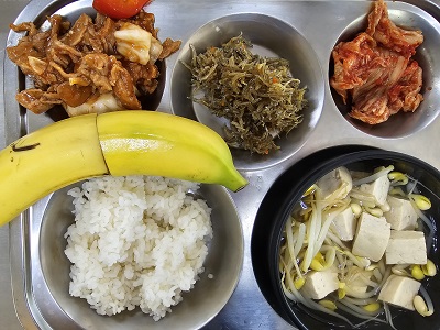 6.3:쌀밥, 콩나물국,돈육폭찹,멸치볶음,배추김치,바나나