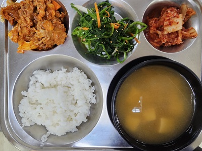 6.30:쌀밥,팽이된장국,돈육양배추볶음,시금치무침,배추김치