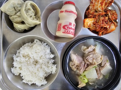 10.29:쌀밥,닭곰탕,손만두찜,배추겉절이,야쿠르트