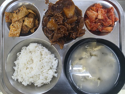 12.11:쌀밥,떡국,돈육감자조림,매콤어묵볶음,배추김치