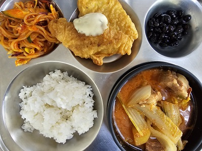 12.18:쌀밥,감자탕,생선까스&타르타르,쫄면야채무침,콩자반
