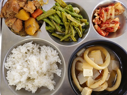 3.26:쌀밥,오징어무국,안동찜닭,롱빈볶음,배추김치