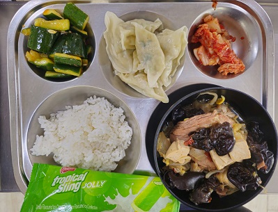 4.27:쌀밥,마라탕,찐만두,중국식오이무침,배추김치,아이스크림