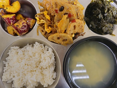 5.28:쌀밥,부추계란국,마라샹궈,고구마맛탕,조미김가루