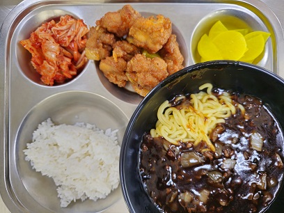 6.23:쌀밥,짜장면,깐풍기,단무지,배추김치