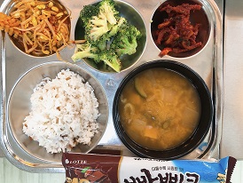 9.14:브라운쌀밥,청국장찌개,오징어콩나물찜,브로콜리참깨무침,무말랭이무침,아이스크림
