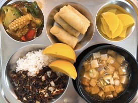 11.3:짜장밥,유부된장국,팔보채,스프링롤,단무지,오렌지