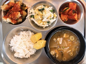11.30:보리밥,청국장찌개,돈육강정,코울슬로,깍두기,파인애플