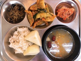 4.4:녹두밥,닭죽,비빔만두,멸치콩조림,배추김치,멜론