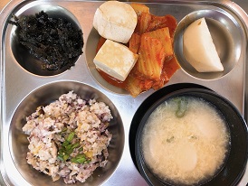 4.6:영양밥&부추양념장,떡국,온두부,조미김가루,김치볶음,배