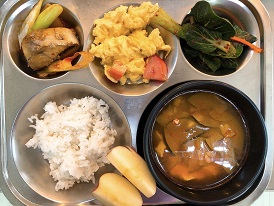 4.29:쌀밥,순두부국,고등어무조림,토마토계란볶음,청경채겉절이,사과