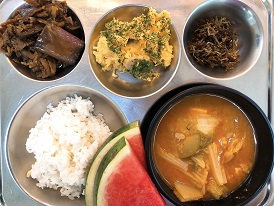 7.4:보리밥,청국장찌개,소고기가지볶음,스크램블에그,멸치볶음,수박