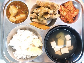 7.6:쌀밥,다시마감자국,탕수육,마파두부,배추김치,파인애플