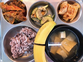 7.7:흑미밥,어묵국,제육볶음,참치호박볶음,배추김치,바나나