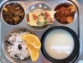 7.18:검은콩밥,크림스프,돈육폭찹,계란찜,김치볶음,오렌지