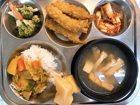 7.19:카레라이스,유부된장국,새우튀김,브로콜리사과샐러드,배추김치,멜론
