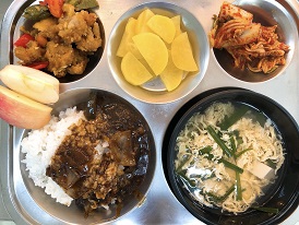 8.31:짜장밥,부추계란국,깐풍기,단무지,배추김치,사과
