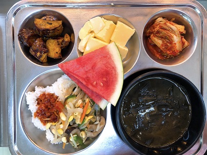 10.19:비빔밥&고추장양념,미역국,고구마맛탕,계란찜,배추김치,수박
