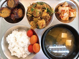 11.16:쌀밥,시금치된장국,마라샹궈,고구마맛탕,배추김치,방울토마토