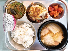 3.10:쌀밥,감자탕,잡채,가지라자냐,깍두기,용과