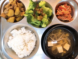 4.3:쌀밥,매콤콩나물국,닭고구마조림,브로콜리&초장,배추김치