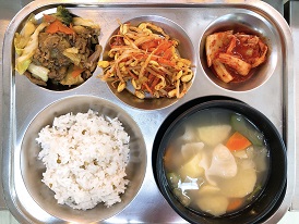 4.6:녹두밥,수제비국,간장돈육양배추볶음,콩나물무침,배추김치