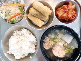 6.8:쌀밥,닭곰탕,스포링롤,타이누들샐러드,배추김치