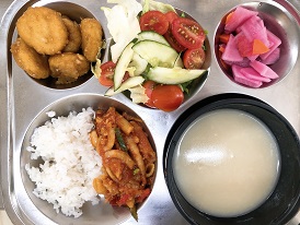 6.21:쌀밥,크림스프,김치펜네파스타,치킨너겟,양상추샐러드&소스,수제피클