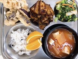 8.29:검은콩밥,두부김치국,동파육,청경채볶음,가지탕수육,오렌지