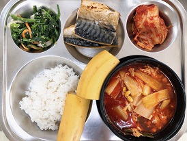 8.30:쌀밥,닭개장,고등어구이,시금치무침,배추김치,바나나