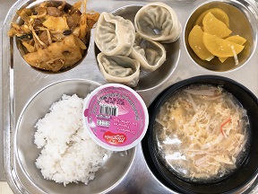 9.8:쌀밥,중국식게살계란탕,마라샹궈,손만두찜,단무지,아이스크림