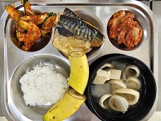 11.28:쌀밥,오징어무국,고등어구이,사과오이무침,배추김치,바나나