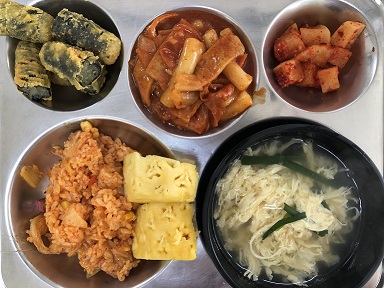 12.14:김치볶음밥,부추계란국,김말이튀김,떡볶이,깍두기,파인애플