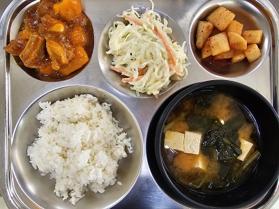 3.19:쌀밥,시금치된장국,매콤단호박돼지갈비찜,천사채샐러드,깍두기