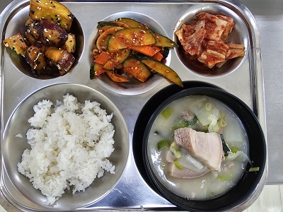 4.18:돼지국밥,고구마맛탕,오이무침,배추김치