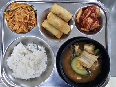 4.26:쌀밥,청국장찌개,스프링롤,쫄면야채무침,배추김치