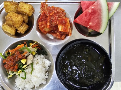 5.15:비빔밥,미역국,두부강정,배추김치,수박